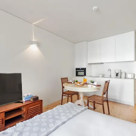 Apartment Inbloom *